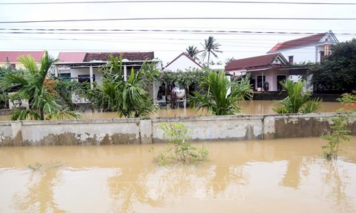 Chính phủ yêu cầu bố trí lực lượng sẵn sàng ứng phó với bão số 13